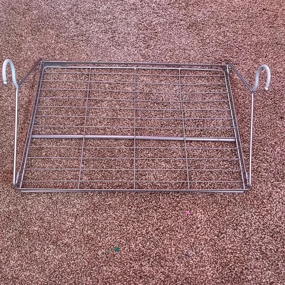 Metal closet rack